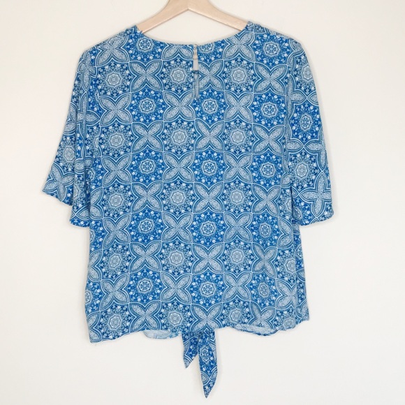 Evereve Allison Joy Blue Print Top W/waist Knot - Picture 5 of 5